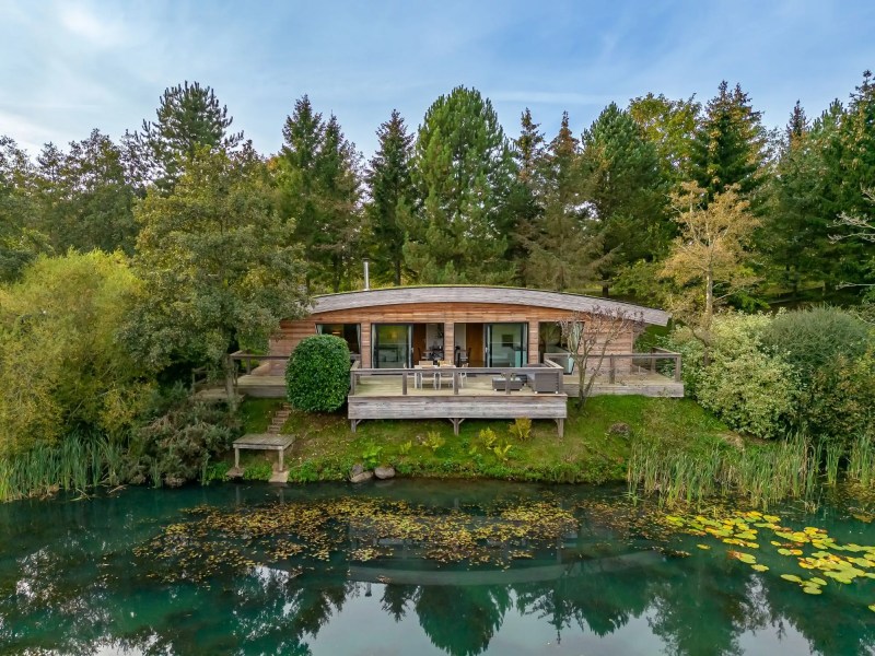 Dog Friendly Log Cabins With Enclosed Garden